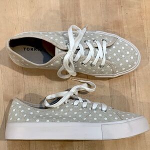 NWOT Torrid Canvas Natural / White PolkaDot Sneakers